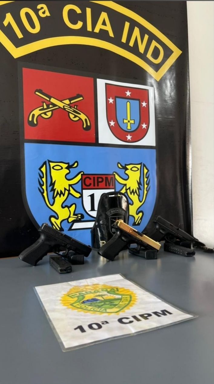 LARANJEIRAS DO SUL | ROTAM APREENDE TRÊS ARMAS DE USO RESTRITO EM ÔNIBUS NA RODOVIÁRIA