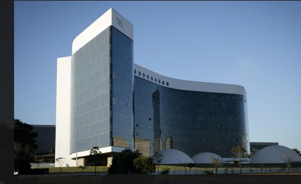 TSE avalia multa de R$ 30 mil por fake news com uso de IA