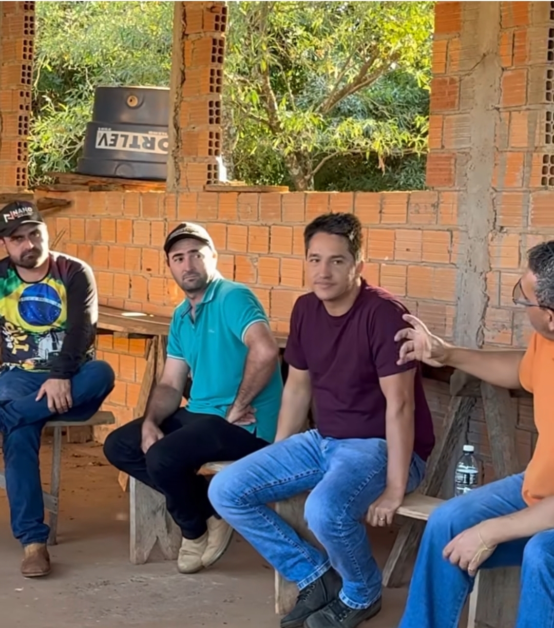 Prefeito Maycon Lopes se reúne com moradores da comunidade 110 Chapadão para discutir melhorias em Laranjal