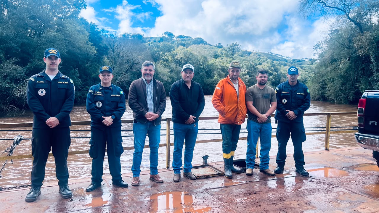 Marinha realiza vistoria de rotina na balsa que liga Palmital a Goioxim