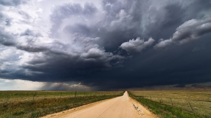 🌧️ ENQUANTO O PAÍS DISCUTE ELEIÇÕES, A CHUVA ACENDE UM ALERTA PARA A ECONOMIA!