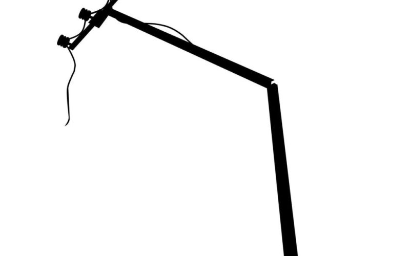 🚨 Caminhão derruba poste e causa transtornos em Palmital