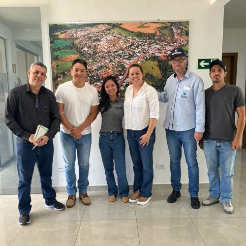 Prefeito de Laranjal recebe equipe da SEAB para fiscalização de projetos
