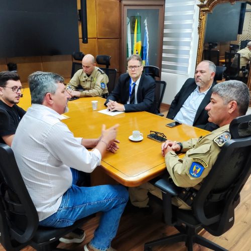 Prefeito de Palmital busca soluções para sede da Polícia Militar na cidade.