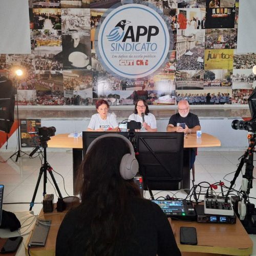 PROFESSORES DA REDE ESTADUAL DO PARANÁ APROVAM INDICATIVO DE GREVE