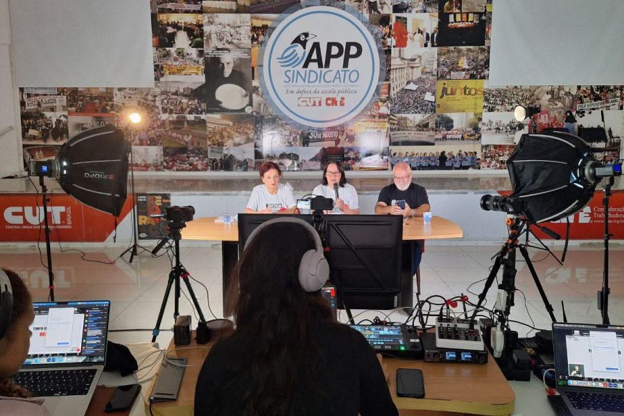 PROFESSORES DA REDE ESTADUAL DO PARANÁ APROVAM INDICATIVO DE GREVE
