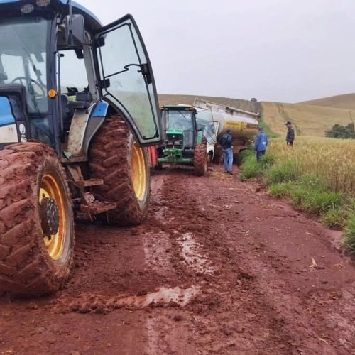 🚨 ESTRADA VIRA LAMA E MORADORES COBRAM CASCALHAMENTO NO INTERIOR DE PITANGA