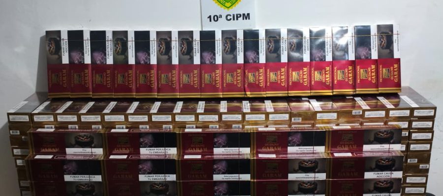 ROTAM apreende cigarros contrabandeados em ônibus interestadual em Laranjeiras do Sul