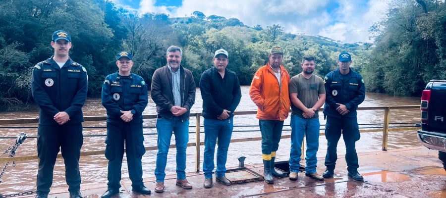 Marinha realiza vistoria de rotina na balsa que liga Palmital a Goioxim