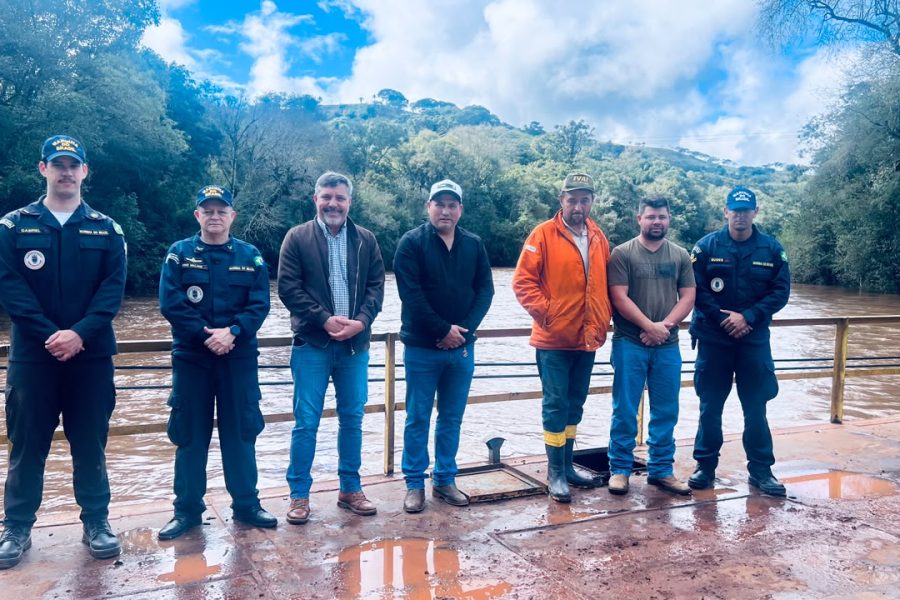 Marinha realiza vistoria de rotina na balsa que liga Palmital a Goioxim