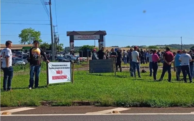 📰 Produtores de leite fazem protesto em São Jorge D’Oeste e cobram ações contra crise no setor