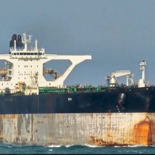 🛢️🌊 Rússia envia submarino para escoltar petroleiro perseguido pelos EUA