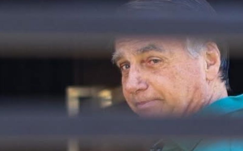 Bolsonaro manifesta interesse em leitura para possível abatimento de pena