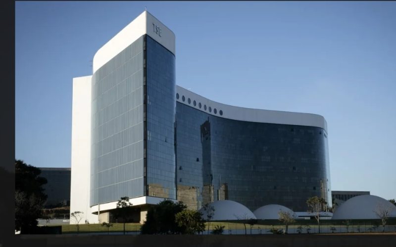 TSE avalia multa de R$ 30 mil por fake news com uso de IA