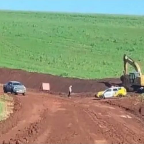 POLÍCIA EMITE RELATÓRIO APÓS CAMINHONETE SER ENCONTRADA ENTERRADA EM PITANGA