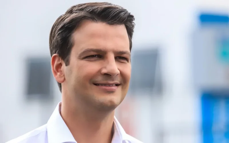 Eduardo Pimentel (PSD) é Eleito Prefeito de Curitiba