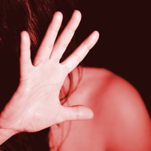 LARANJAL | Homem é denunciado por ameaças contra ex-companheira e filho de 7 anos