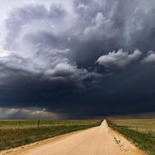 🌧️ ENQUANTO O PAÍS DISCUTE ELEIÇÕES, A CHUVA ACENDE UM ALERTA PARA A ECONOMIA!