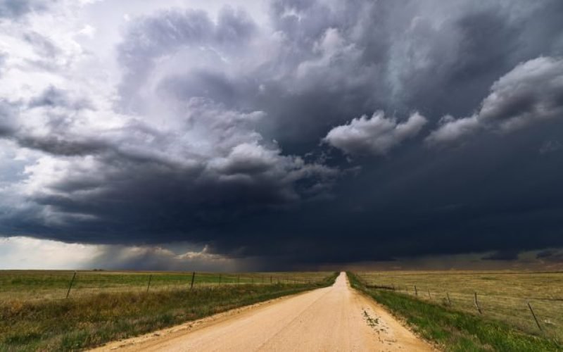 🌧️ ENQUANTO O PAÍS DISCUTE ELEIÇÕES, A CHUVA ACENDE UM ALERTA PARA A ECONOMIA!